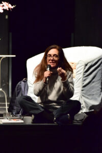 Michela Marzano presenta Qualcosa che brilla