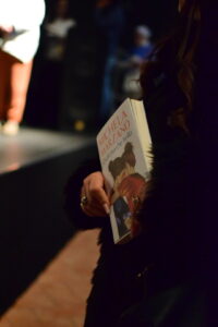 Michela Marzano presenta Qualcosa che brilla